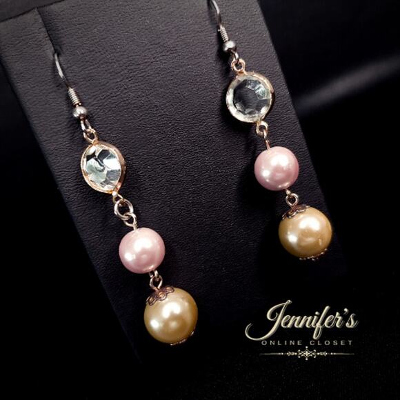 3/$25 3 Tier Multi-colored Dangle Earrings - Picture 4 of 7